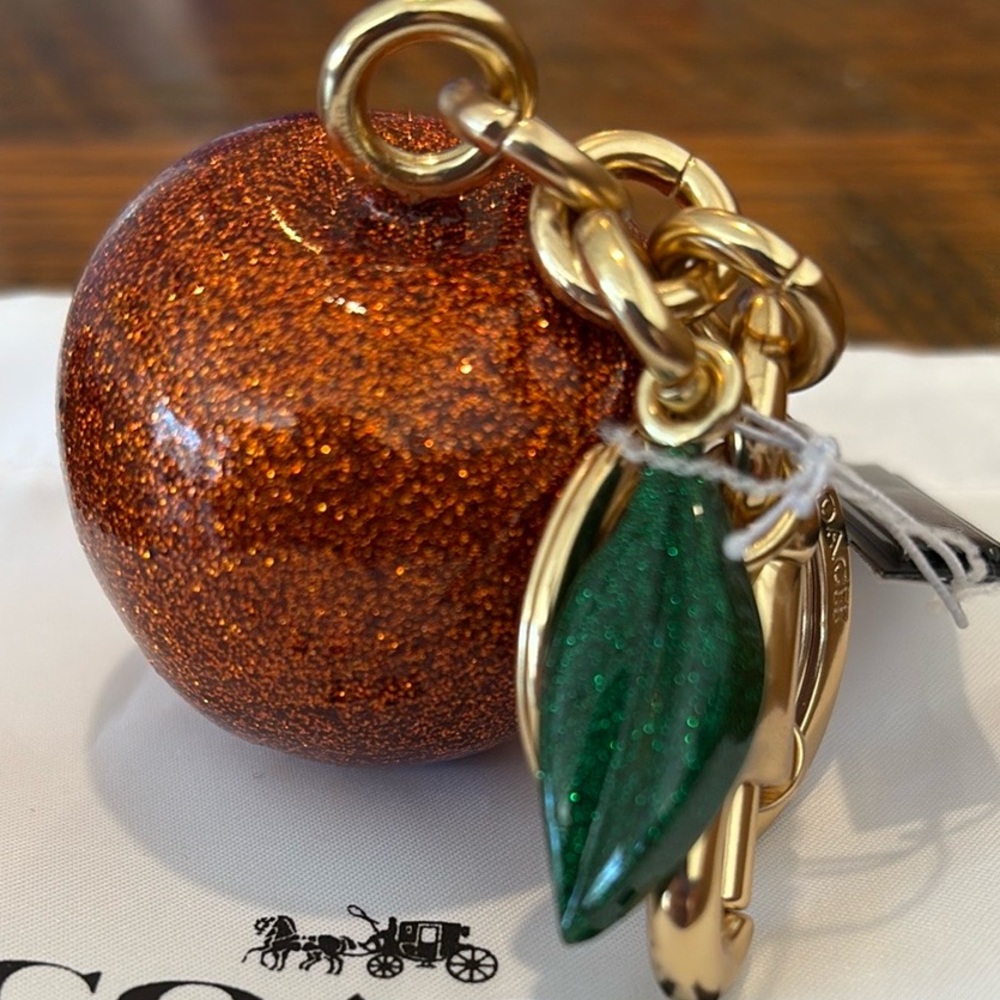 🍊🍊🍊Coach Sparkling Orange Fruit Keychain Bag charm 🍊🍊🍊 NWT 🍊🍊🍊 - Picture 12 of 16